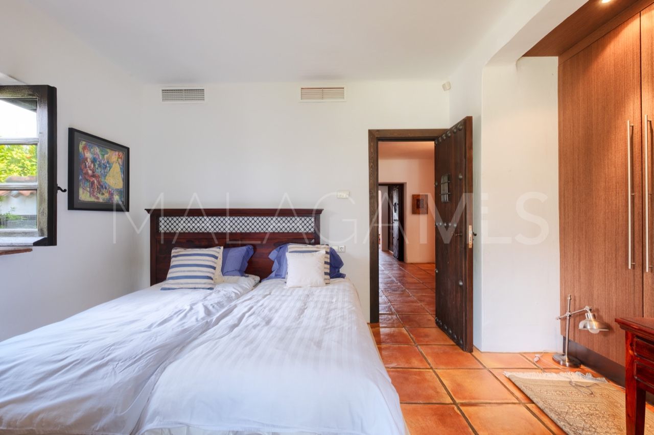 For sale villa in El Madroñal with 6 bedrooms