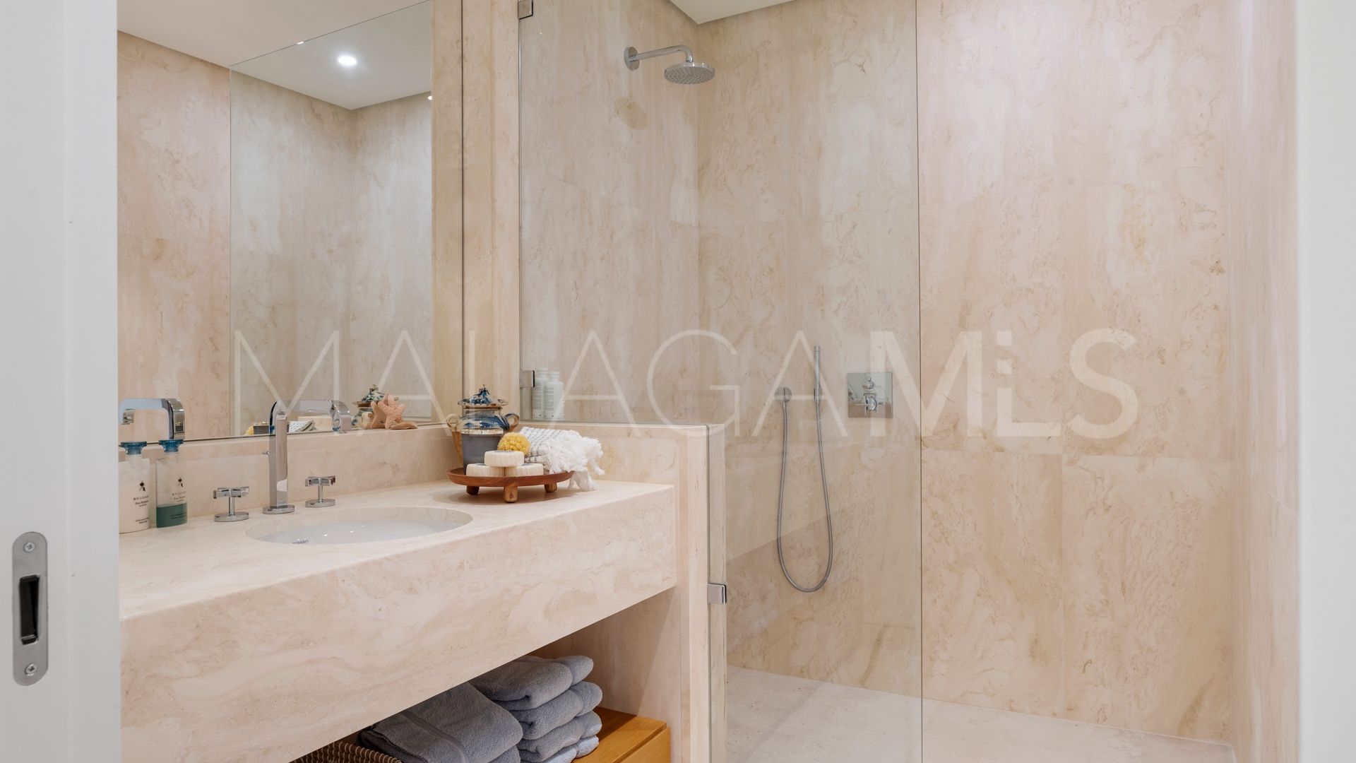 Villa a la venta with 5 bedrooms in Finca Cortesin