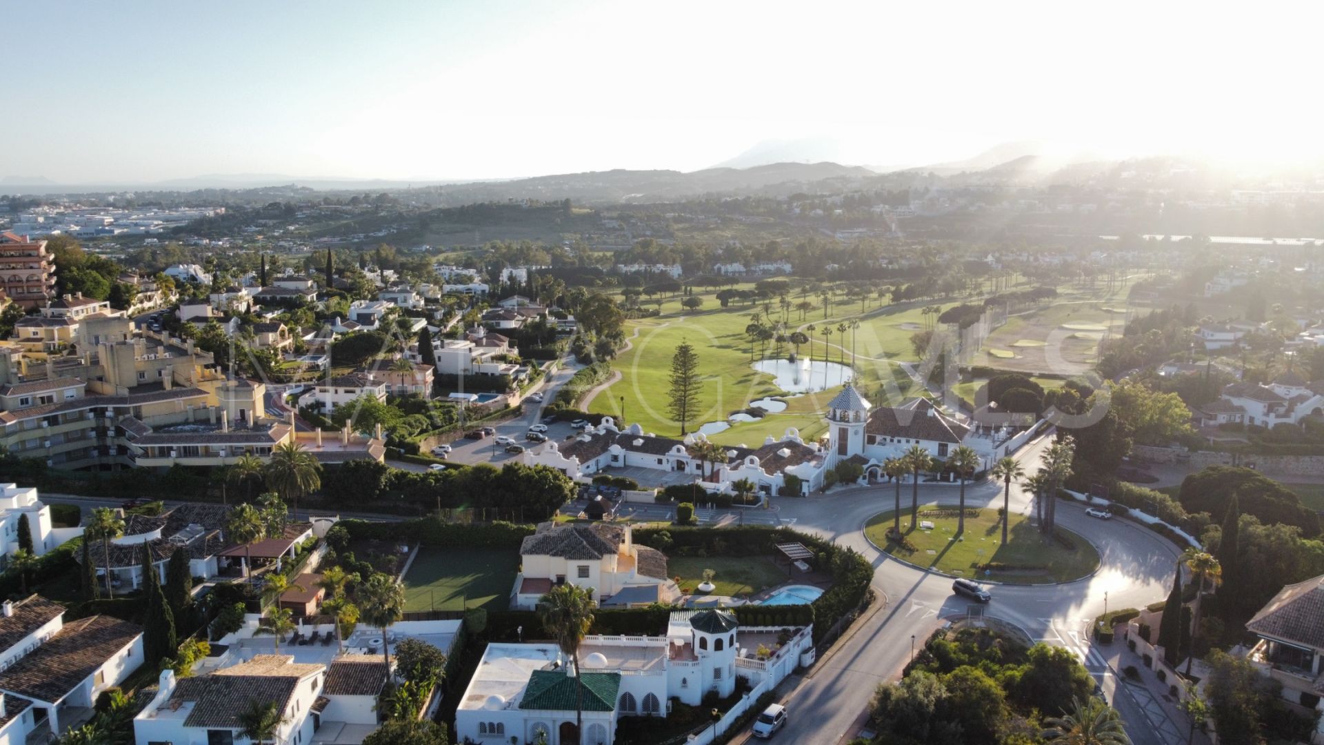 Villa for sale in Nueva Andalucia