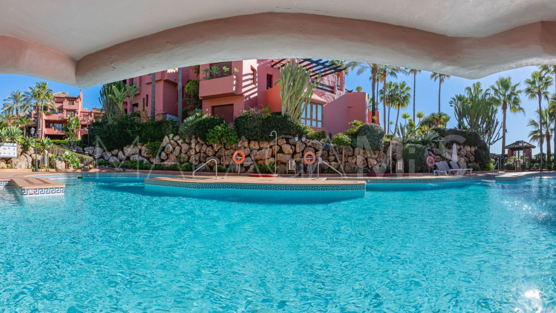 Menara Beach, apartamento planta baja a la venta
