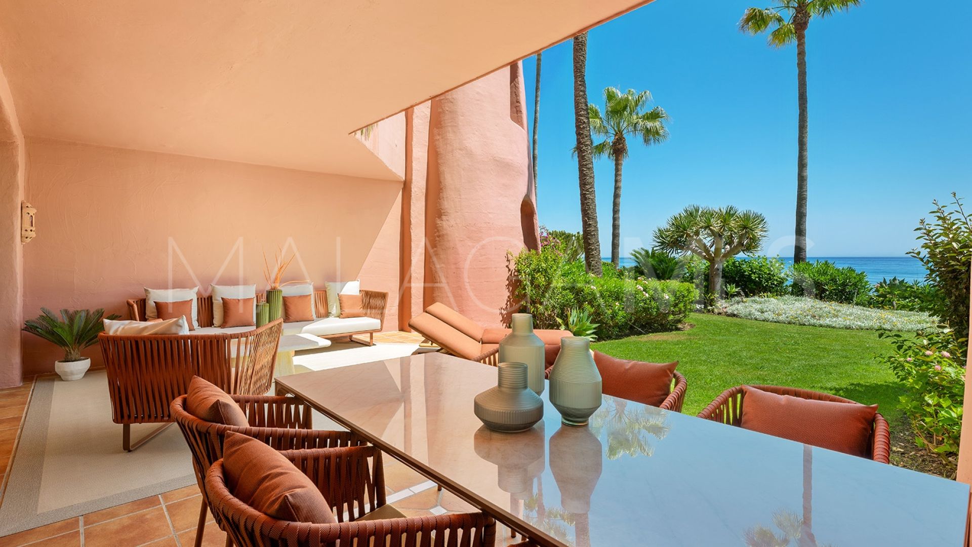 Menara Beach, apartamento planta baja a la venta