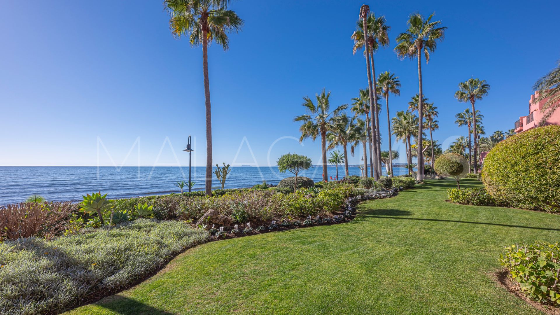 Menara Beach, apartamento planta baja a la venta