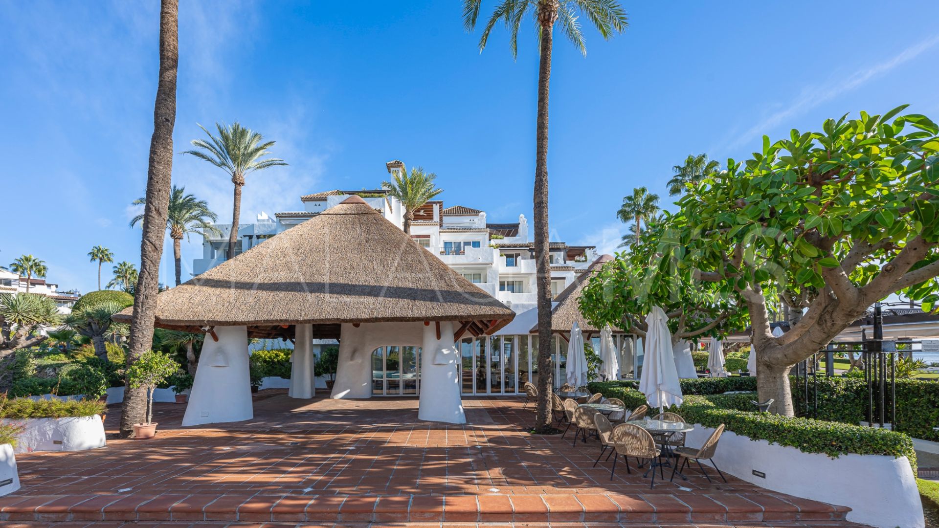 Markplanslägenhet for sale in Alcazaba Beach