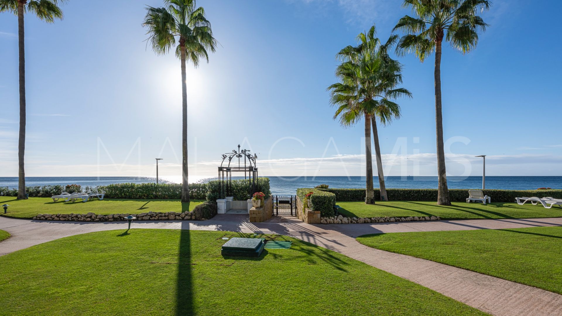 Markplanslägenhet for sale in Alcazaba Beach