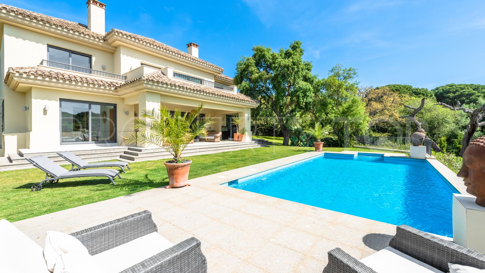 For sale Los Altos de Valderrama 5 bedrooms villa