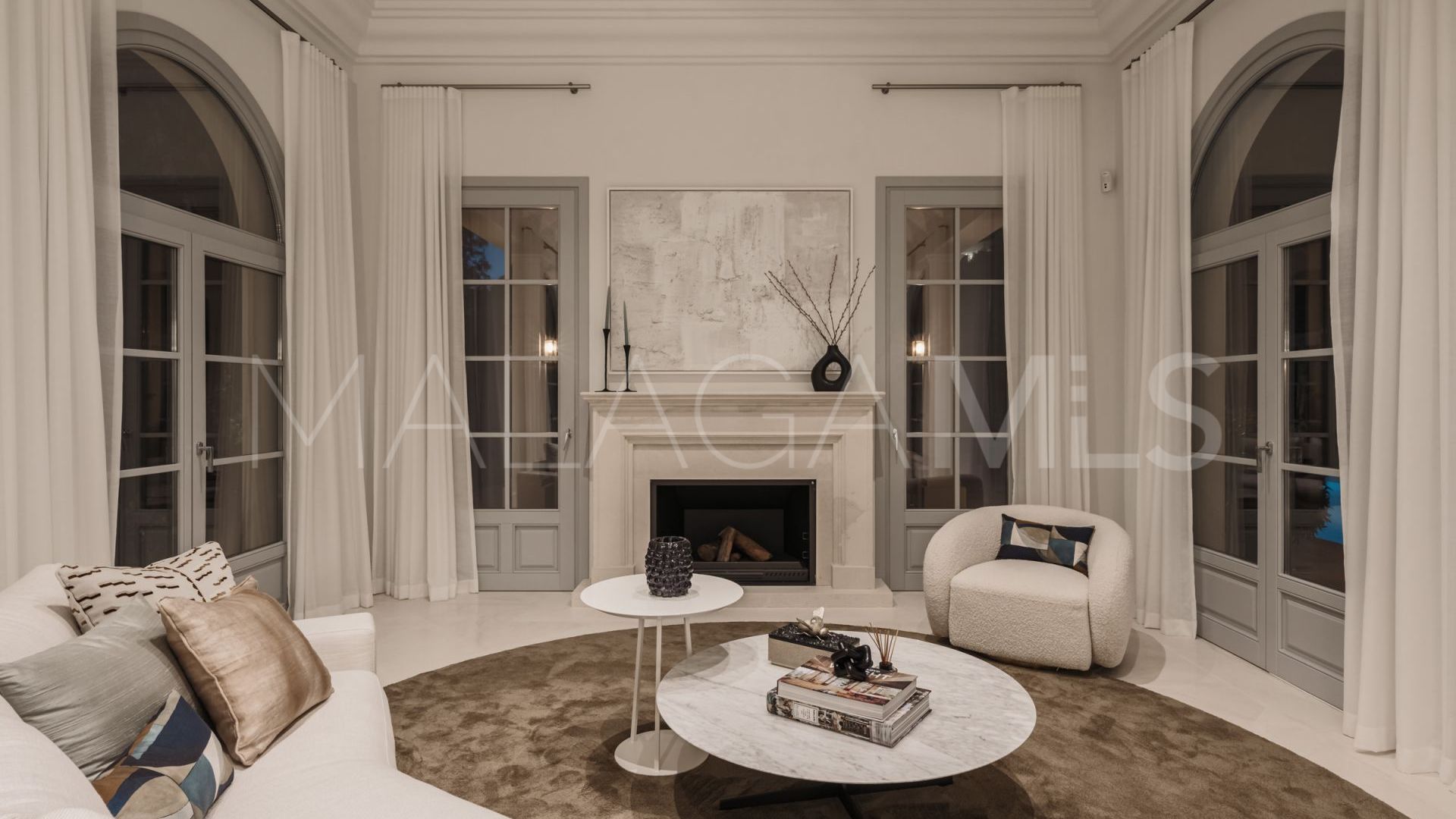 Villa for sale in Nueva Andalucia