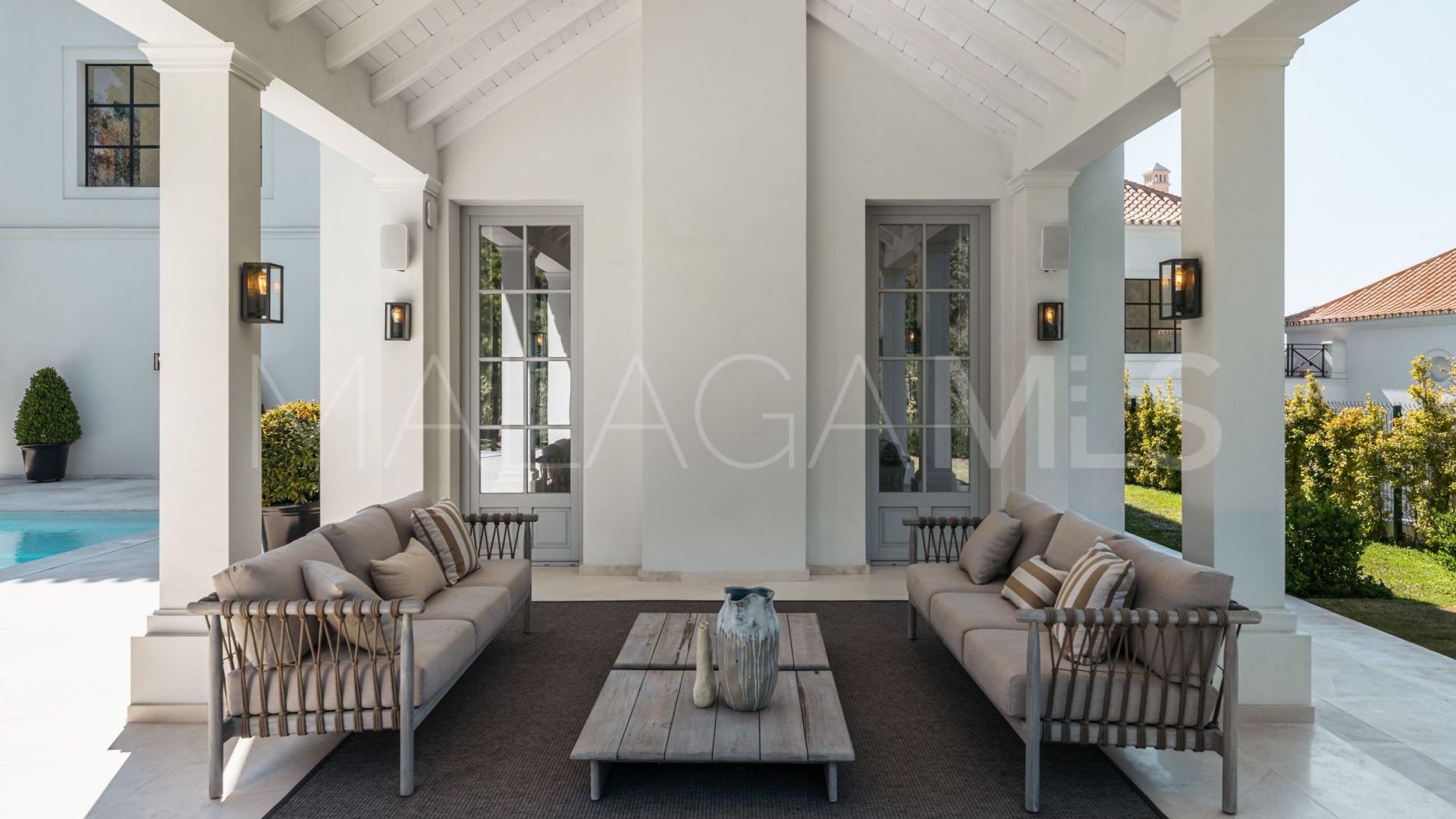 Villa for sale in Nueva Andalucia