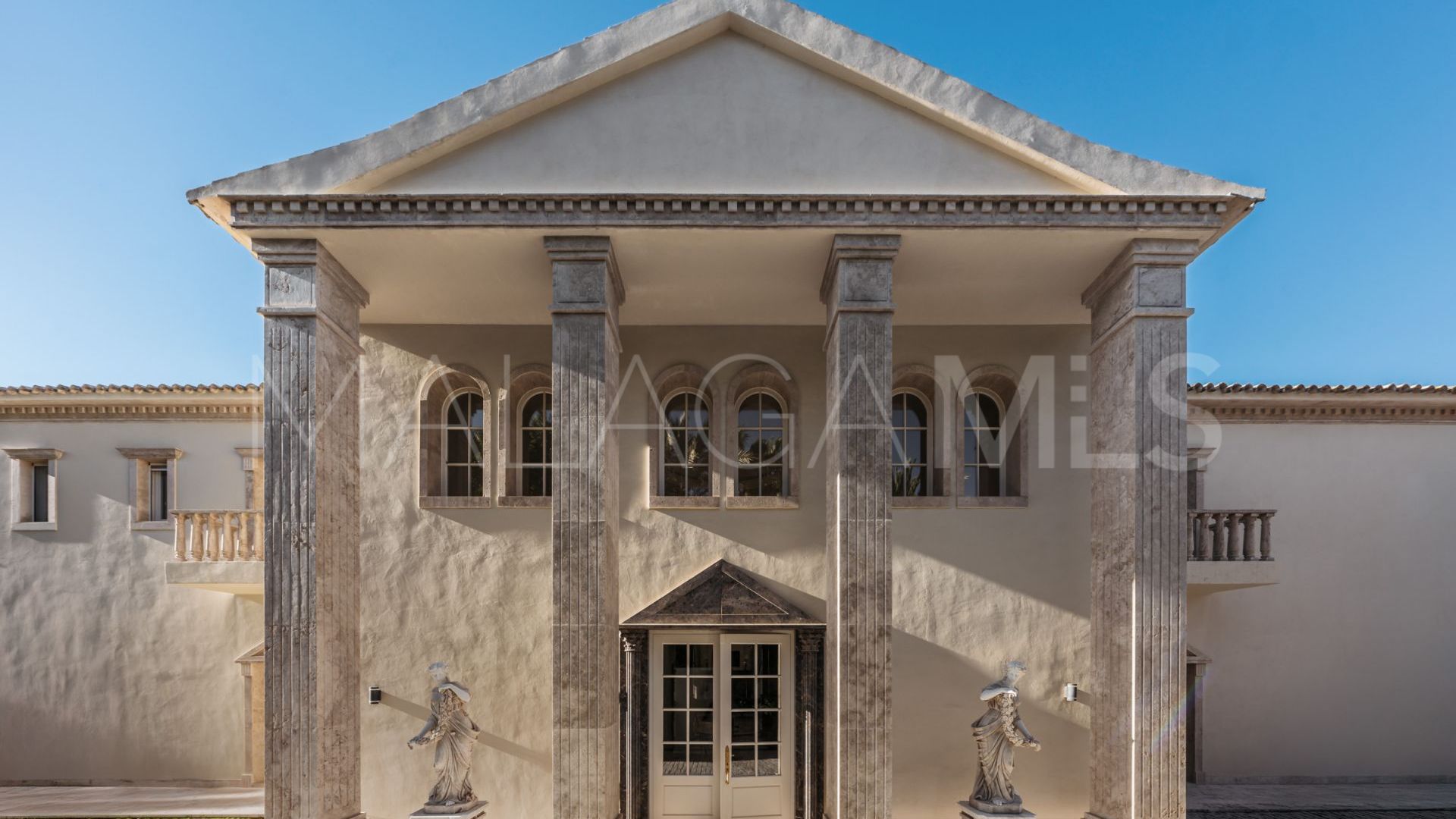 Villa for sale in Sierra Blanca