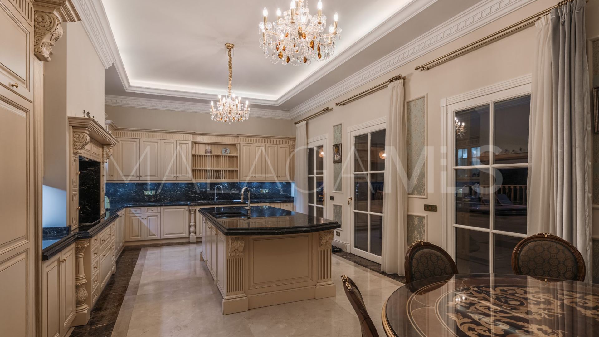 Villa for sale in Sierra Blanca