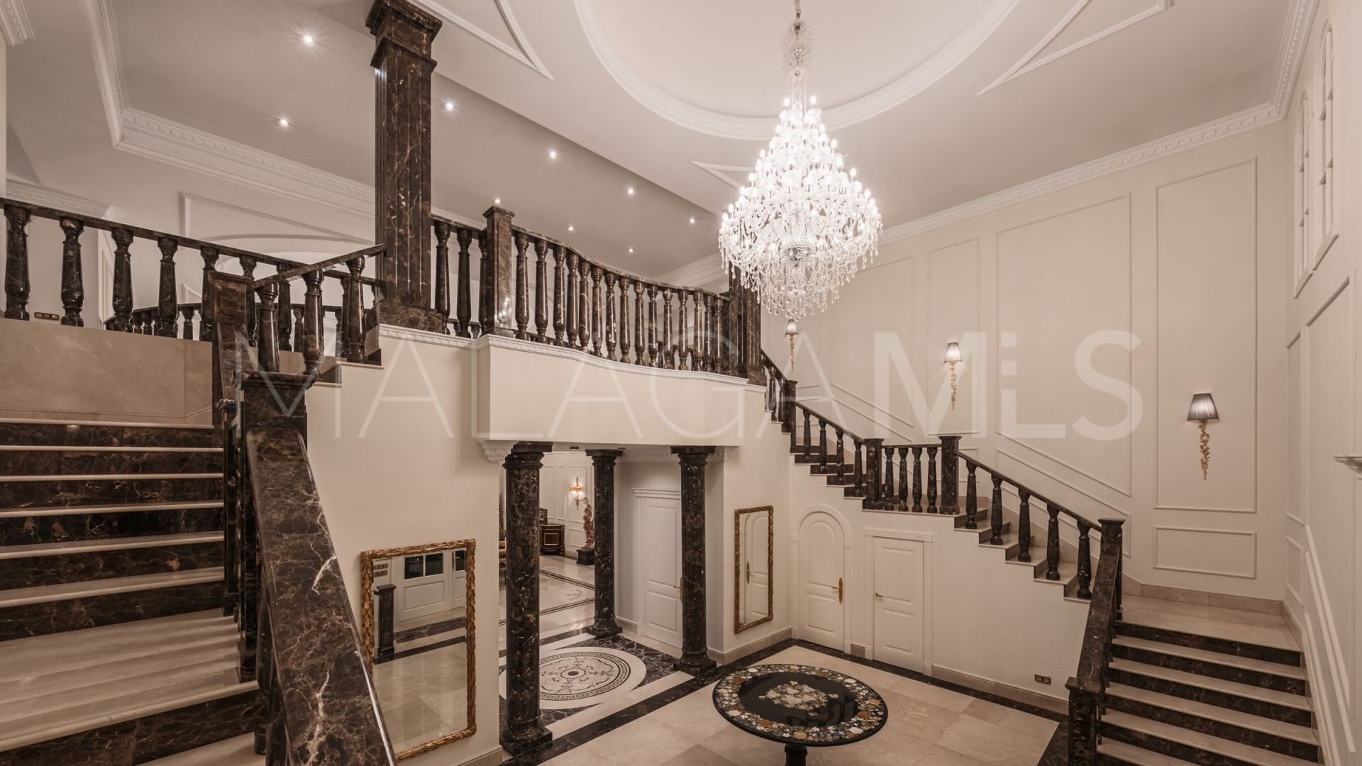 Villa for sale in Sierra Blanca