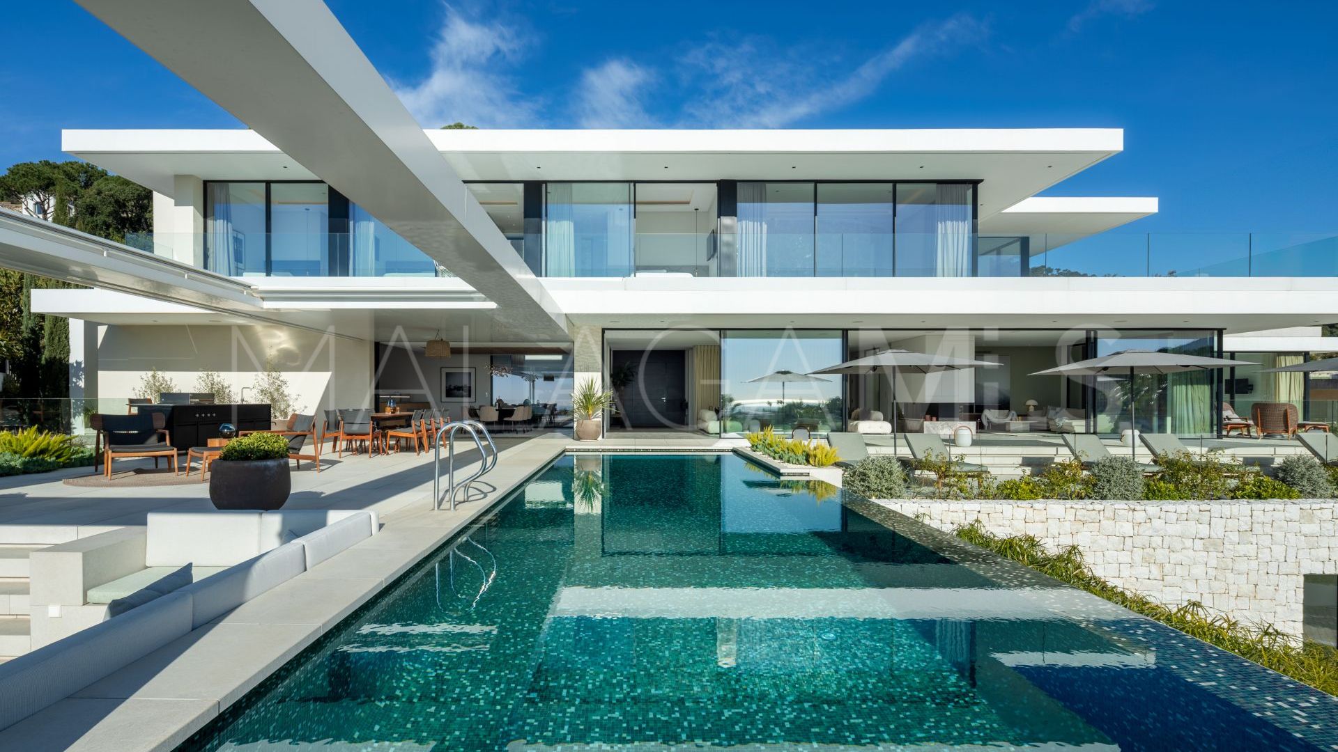 El Madroñal villa for sale