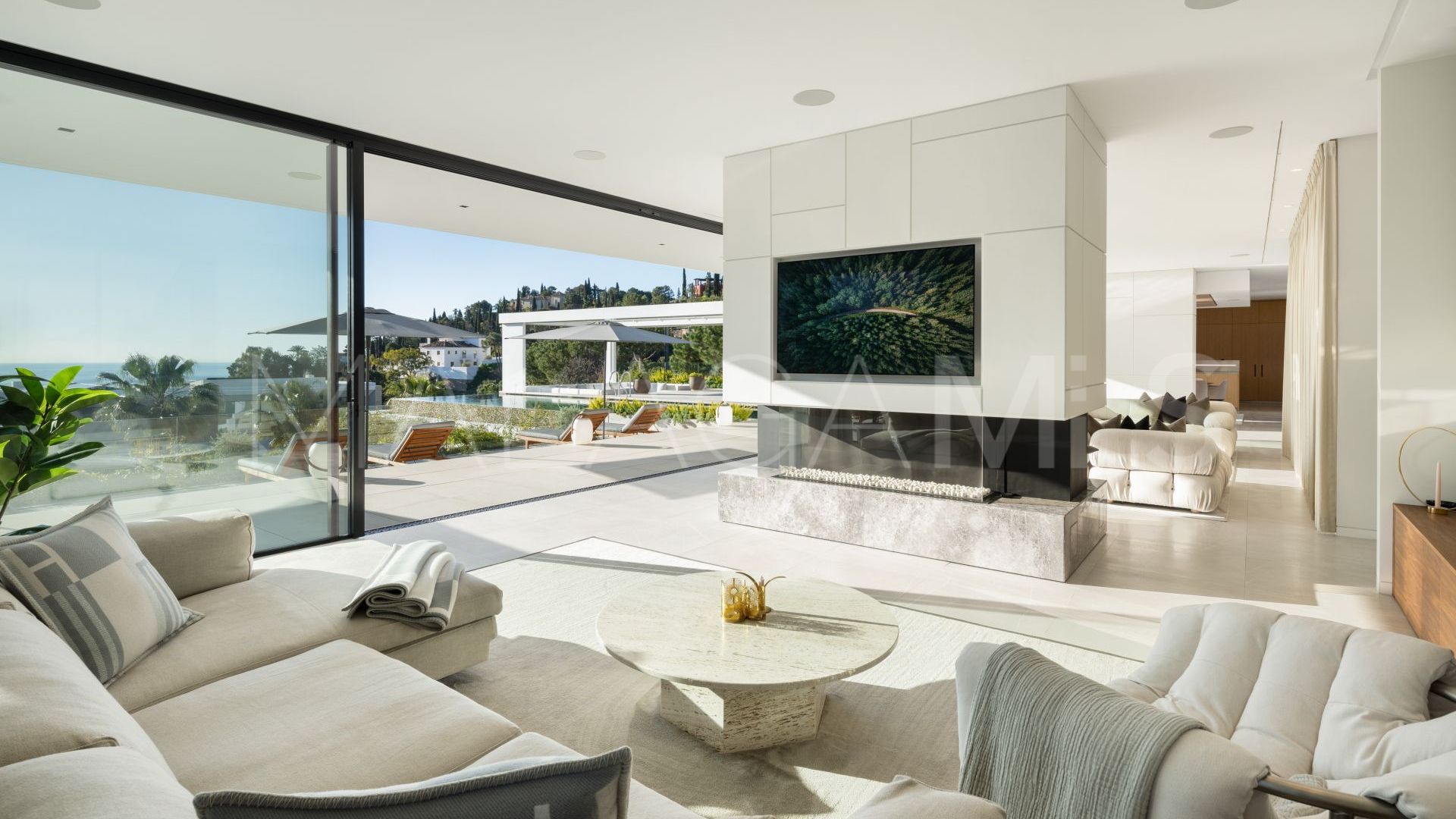 El Madroñal villa for sale
