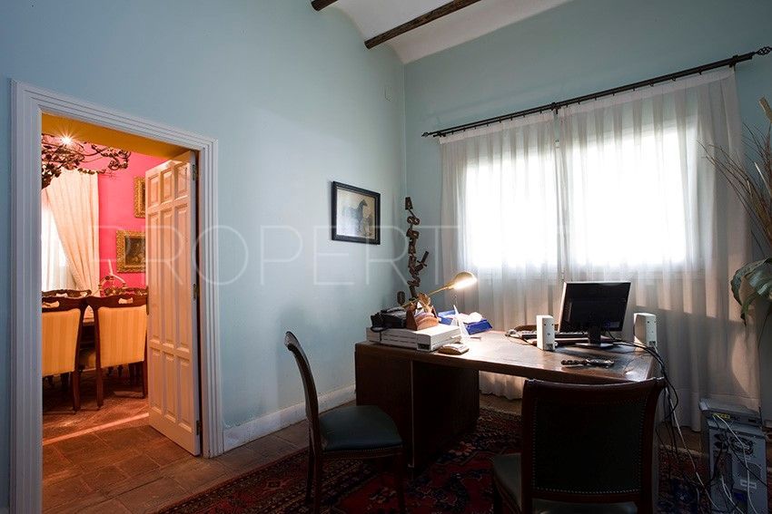 Finca con 9 dormitorios en venta en Alcala de Guadaira