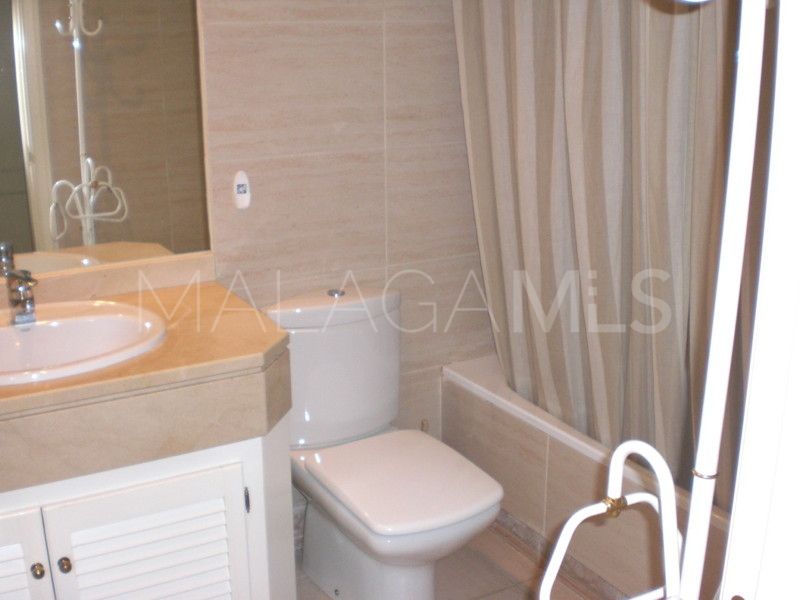 Apartamento with 2 bedrooms a la venta in Marina Banus