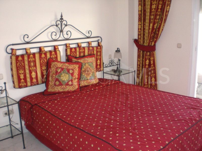 Apartamento with 2 bedrooms a la venta in Marina Banus