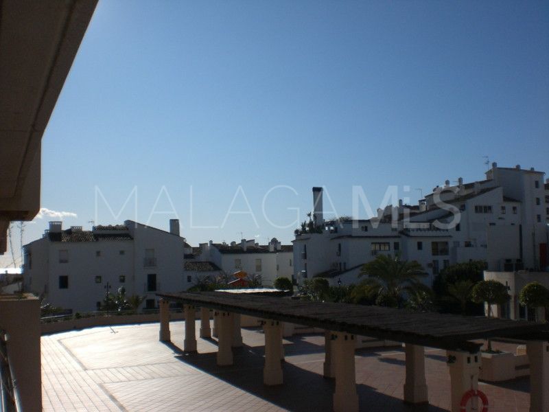 Apartamento with 2 bedrooms a la venta in Marina Banus