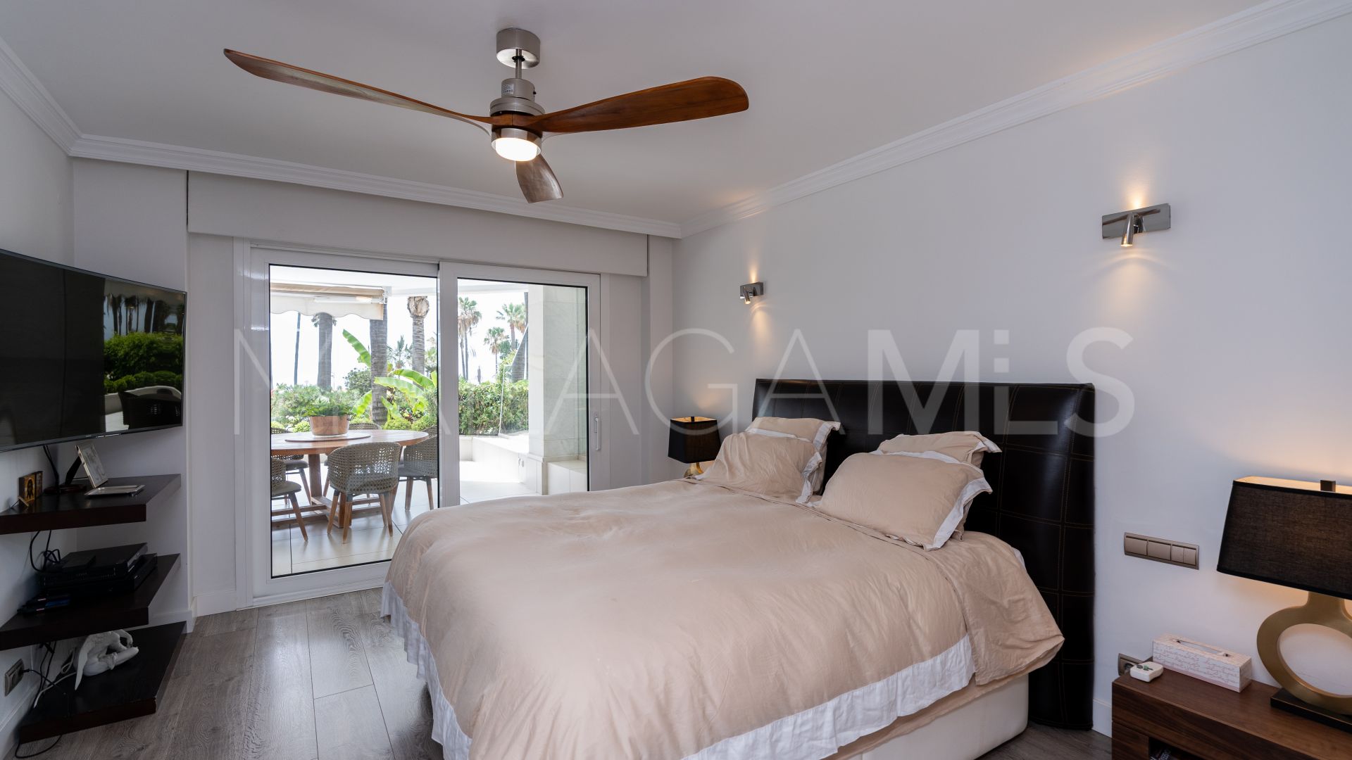 For sale ground floor apartment with 3 bedrooms in Los Granados