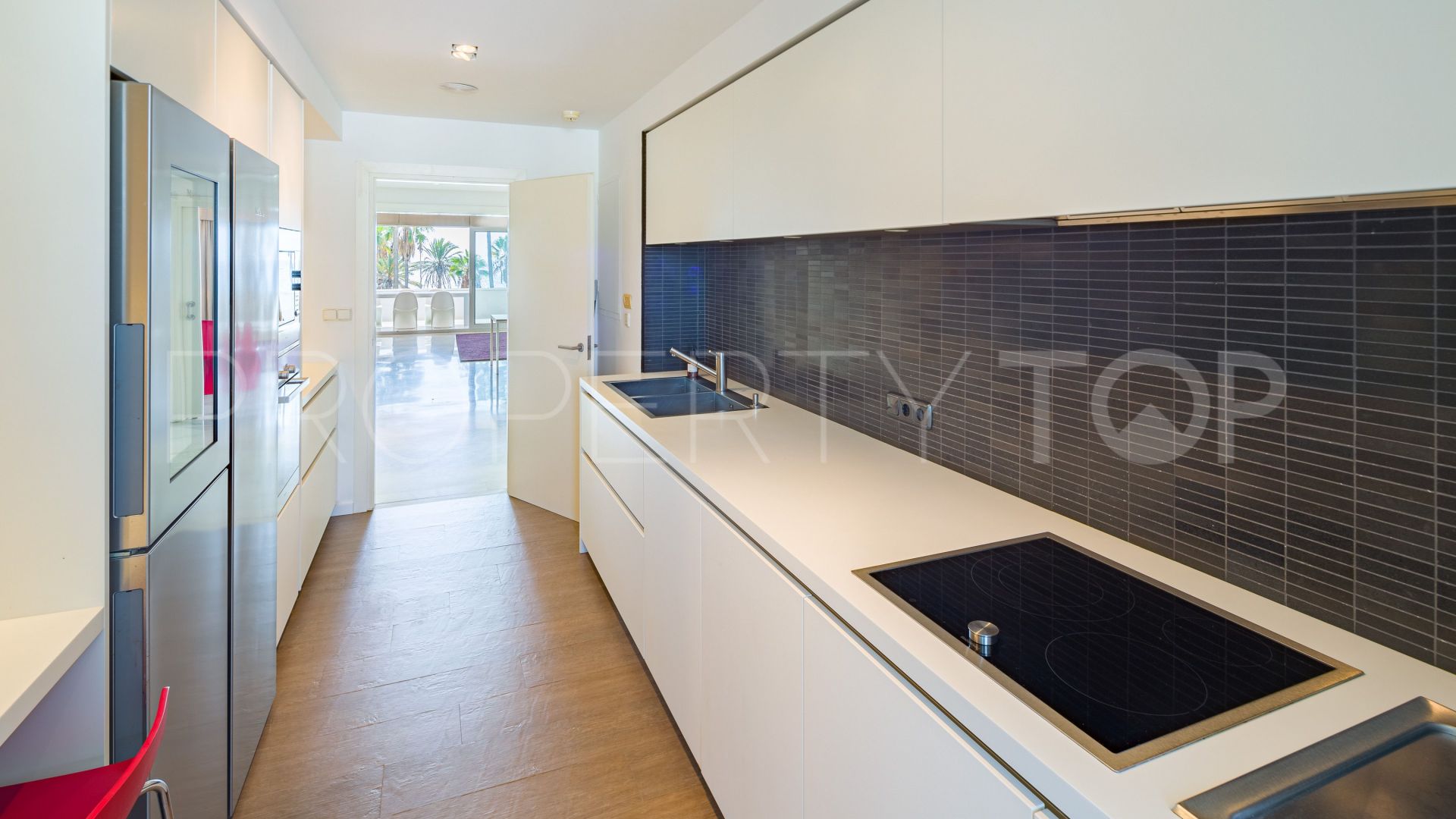Apartment for sale in Los Granados with 4 bedrooms