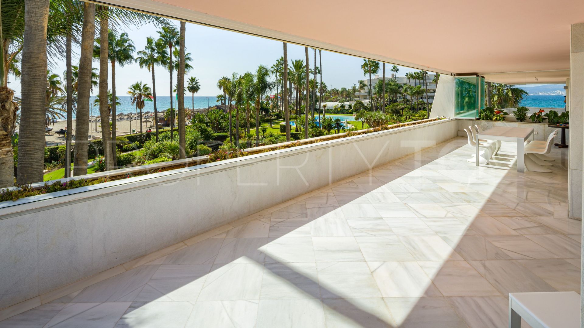 Apartment for sale in Los Granados with 4 bedrooms