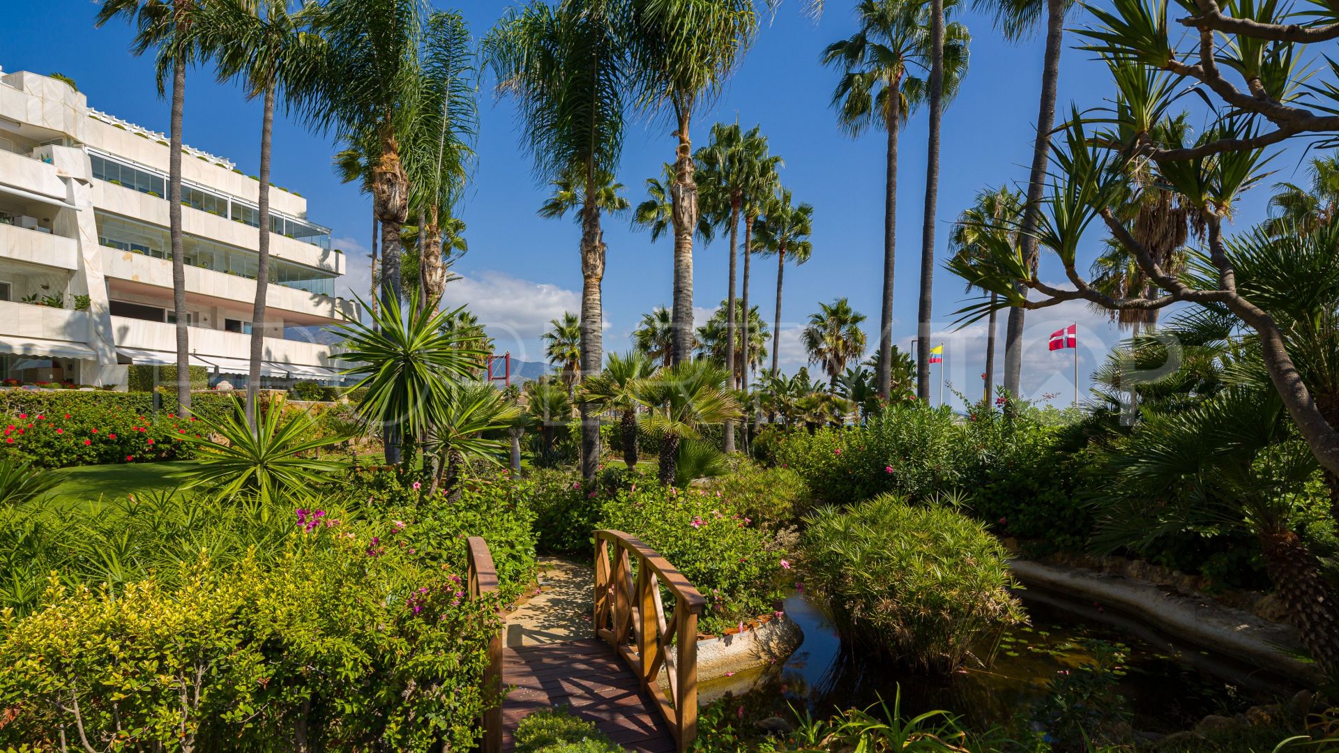 Apartment for sale in Los Granados with 4 bedrooms