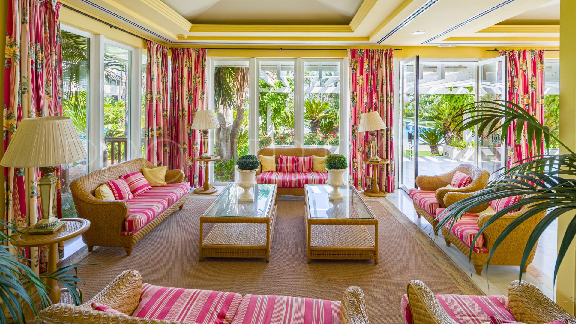 Apartment for sale in Los Granados with 4 bedrooms