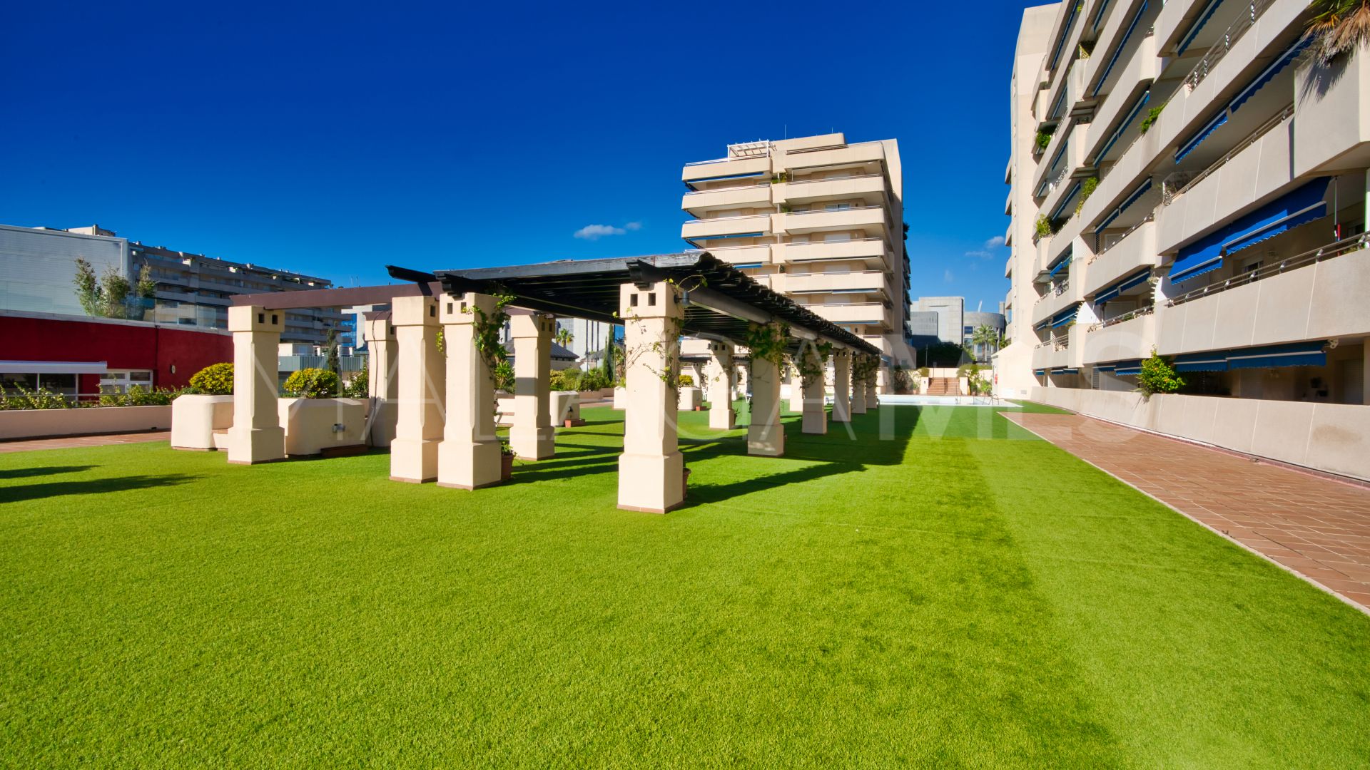 Buy apartamento in Marina Banus