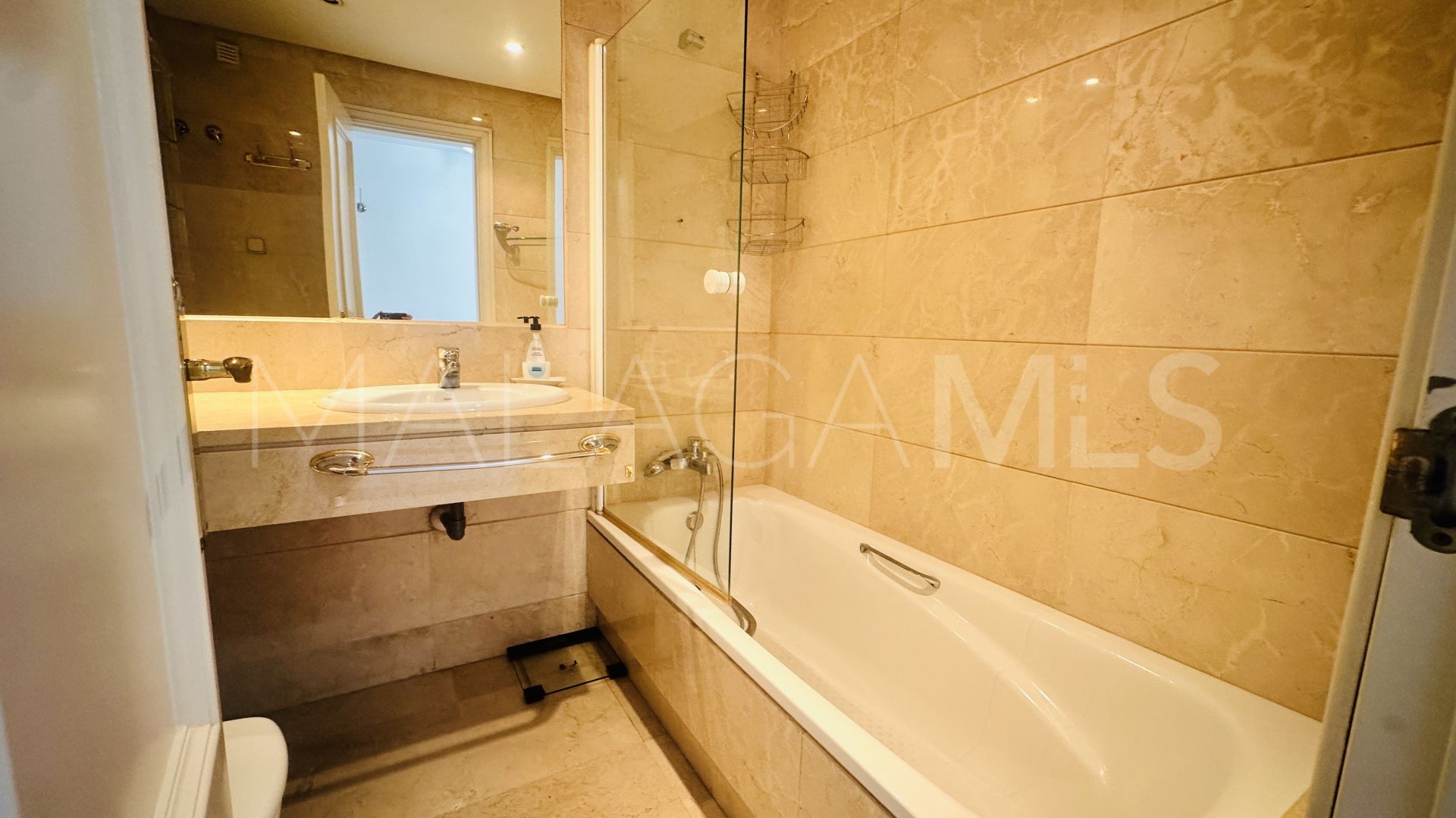 Buy apartment in Marina Banus