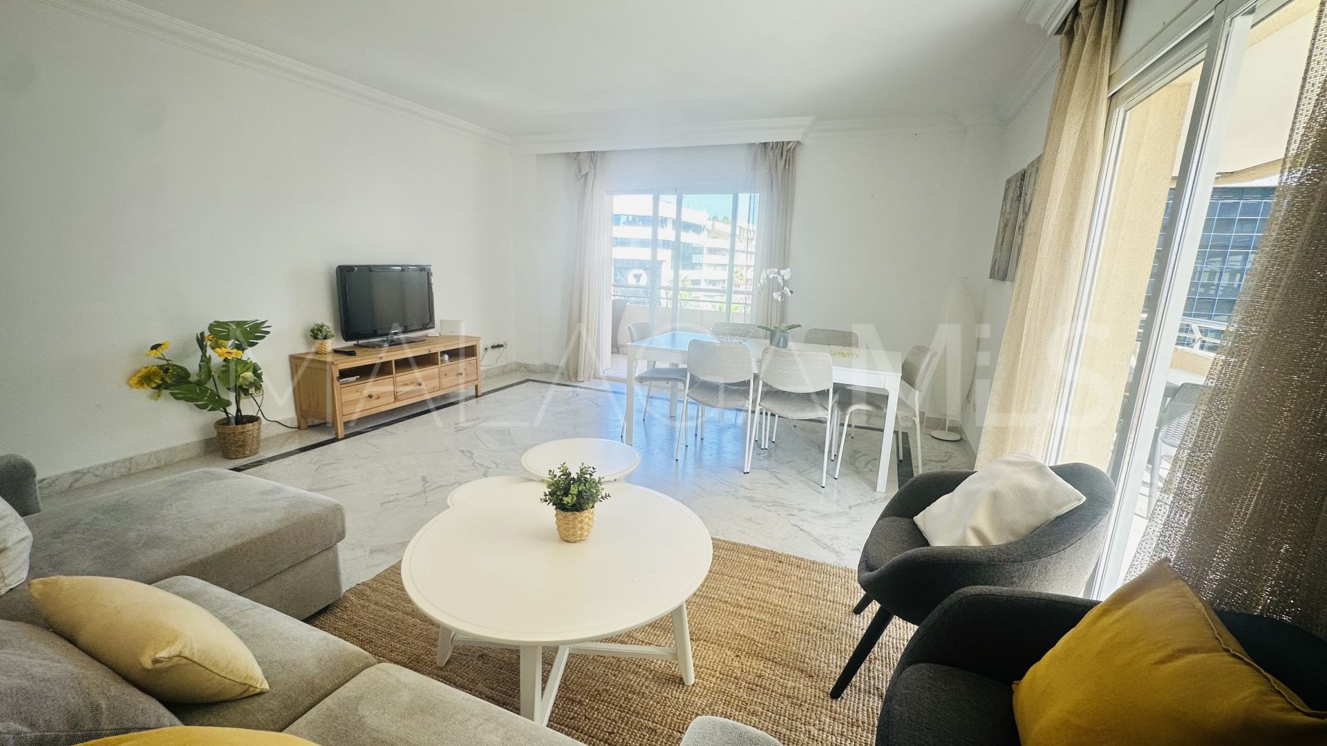 Buy apartment in Marina Banus