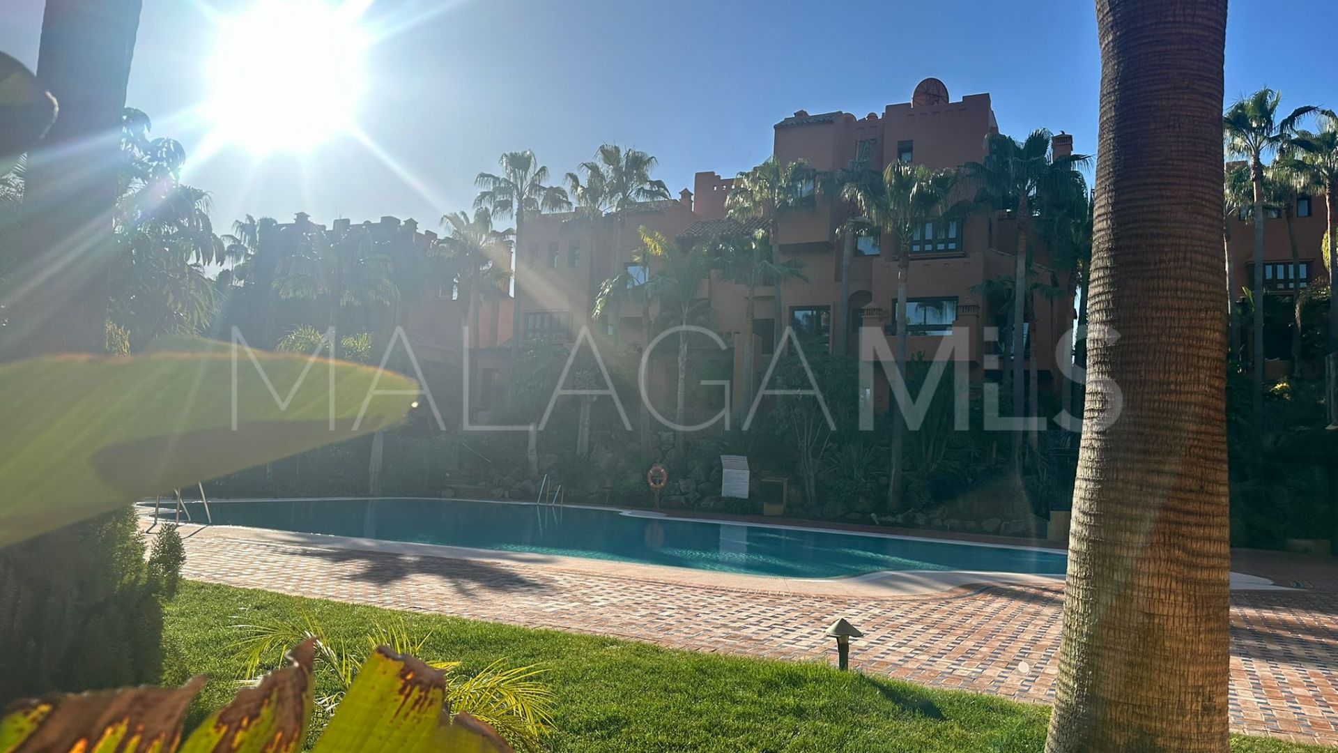 Se vende apartamento planta baja in La Alzambra Hill Club de 3 bedrooms