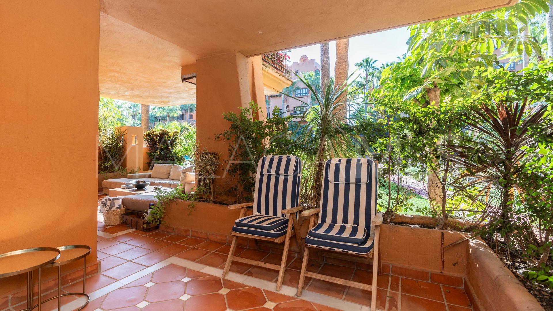 Markplanslägenhet for sale in La Alzambra Hill Club