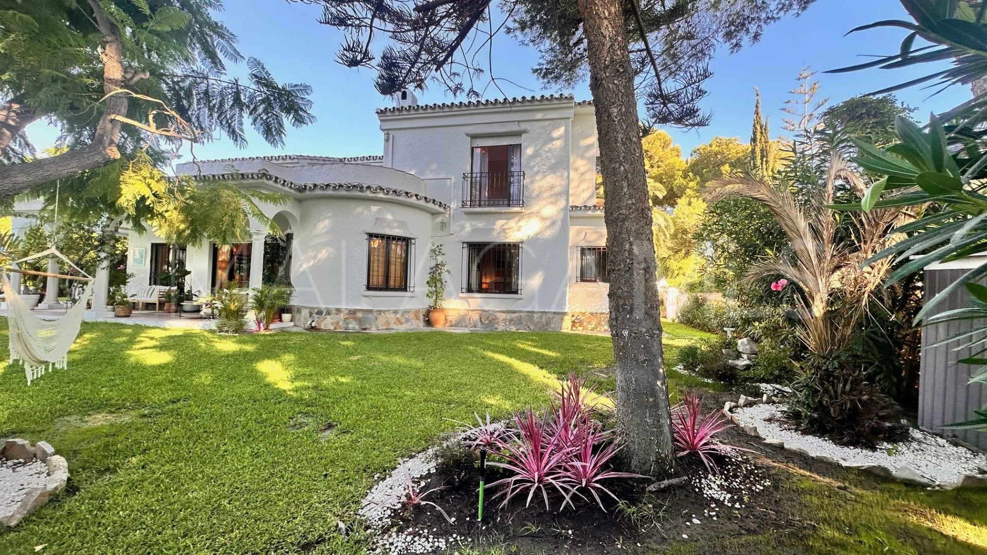 Villa for sale in El Paraiso Playa
