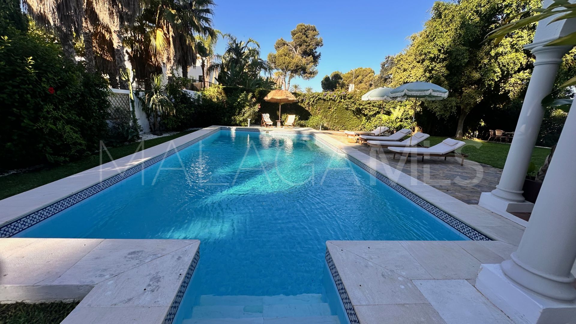 Villa for sale in El Paraiso Playa