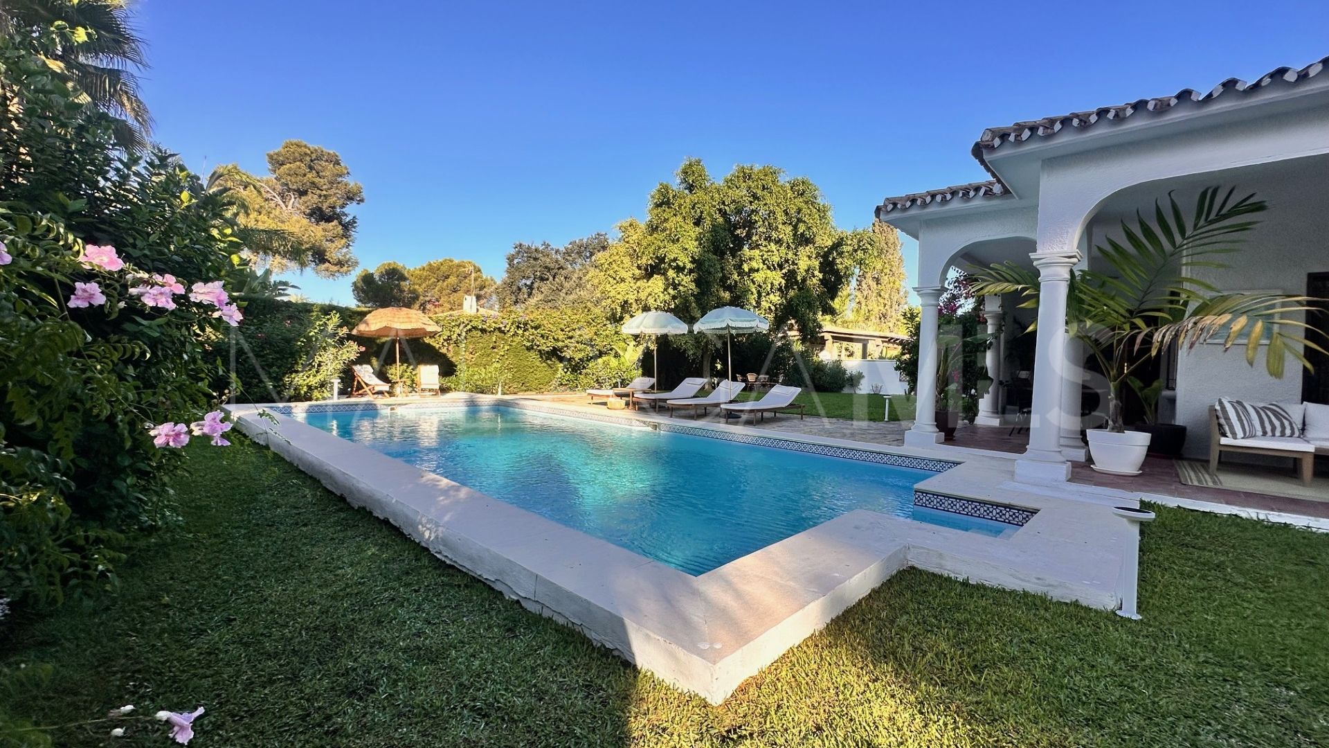 Villa for sale in El Paraiso Playa