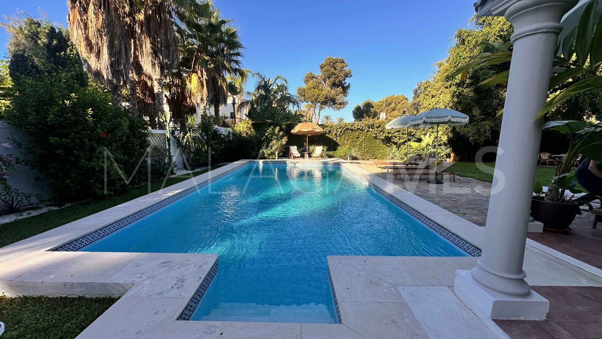 Villa for sale in El Paraiso Playa