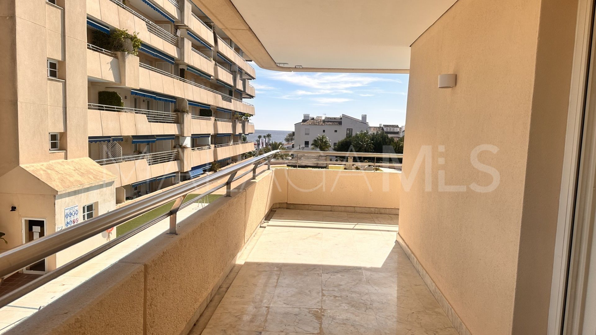 3 bedrooms apartment in Marina Banus for sale