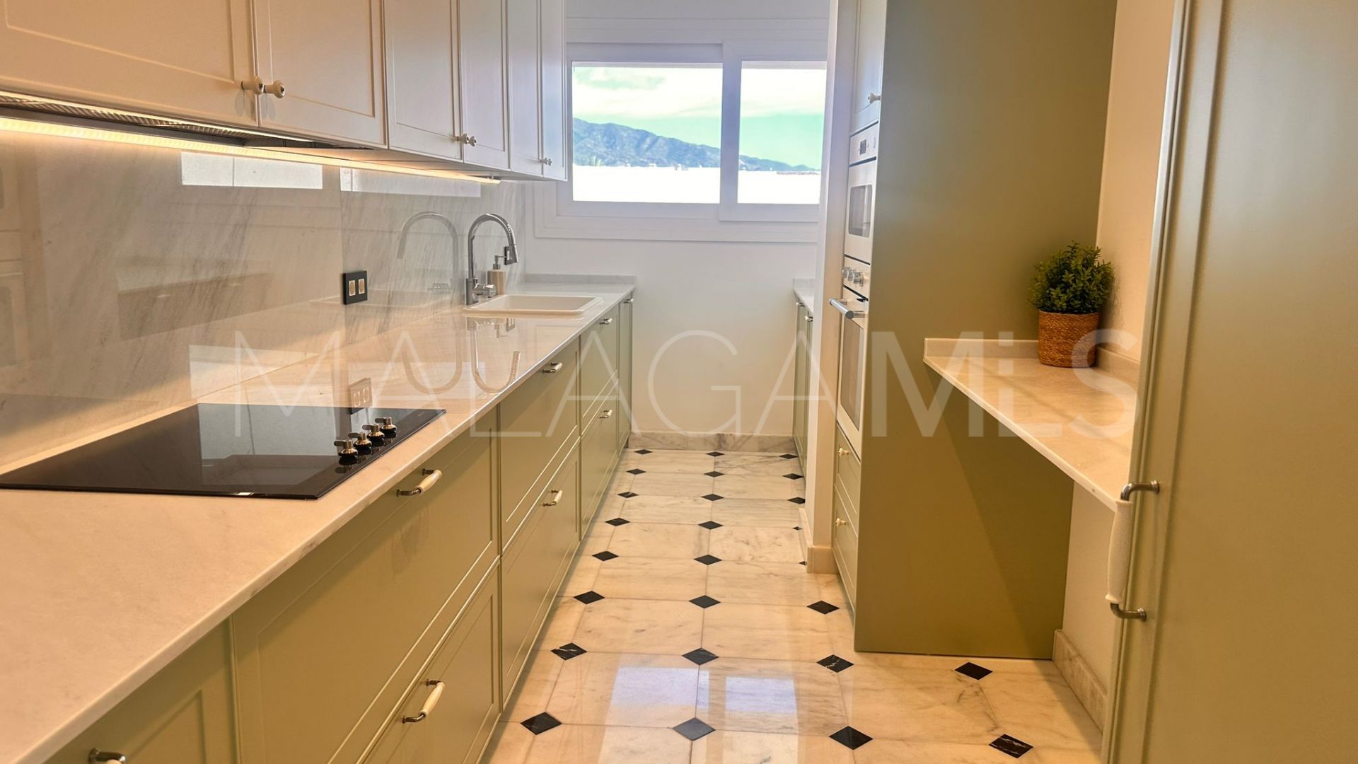 3 bedrooms apartment in Marina Banus for sale