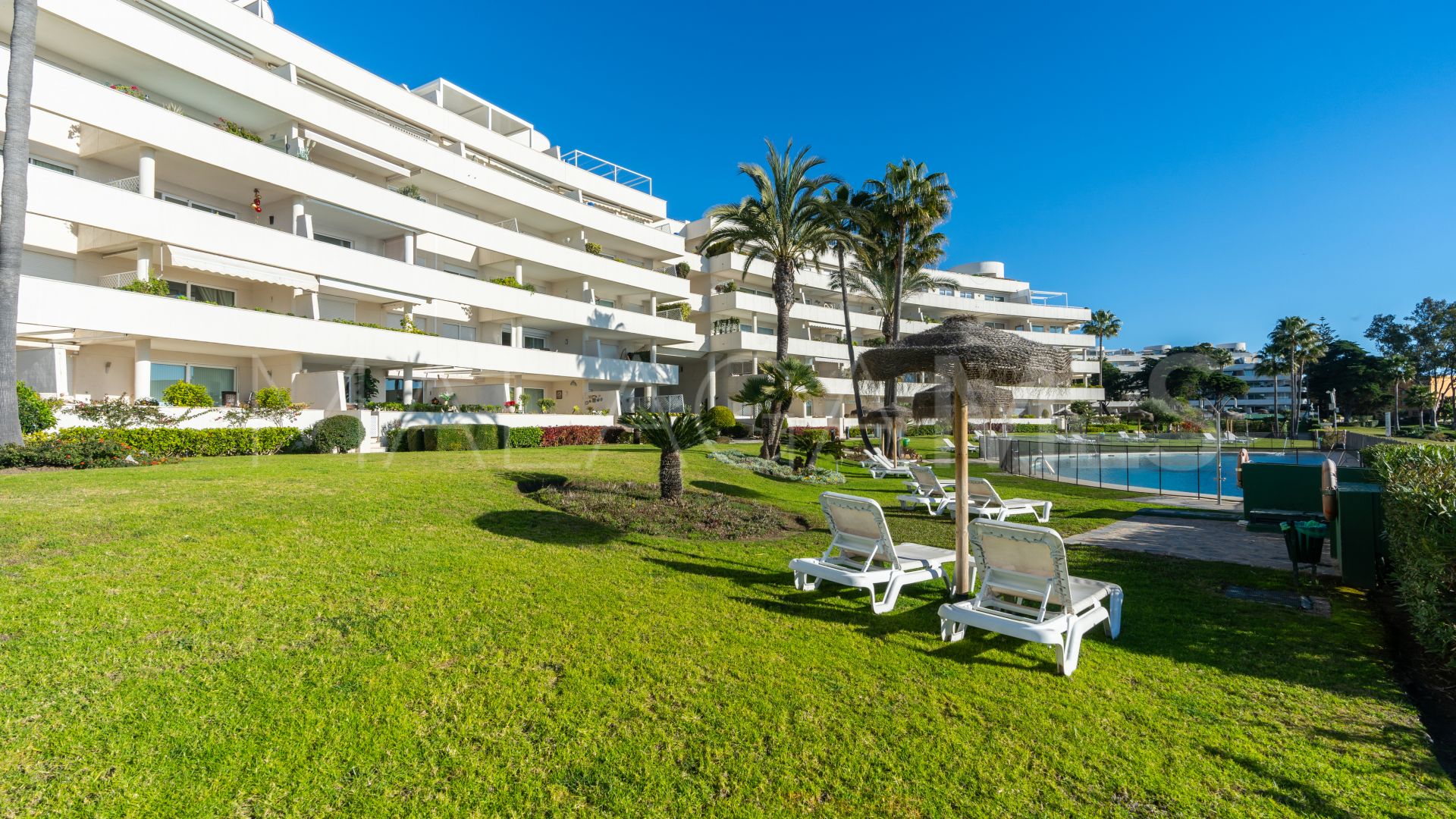 Markplanslägenhet for sale in Los Granados Playa