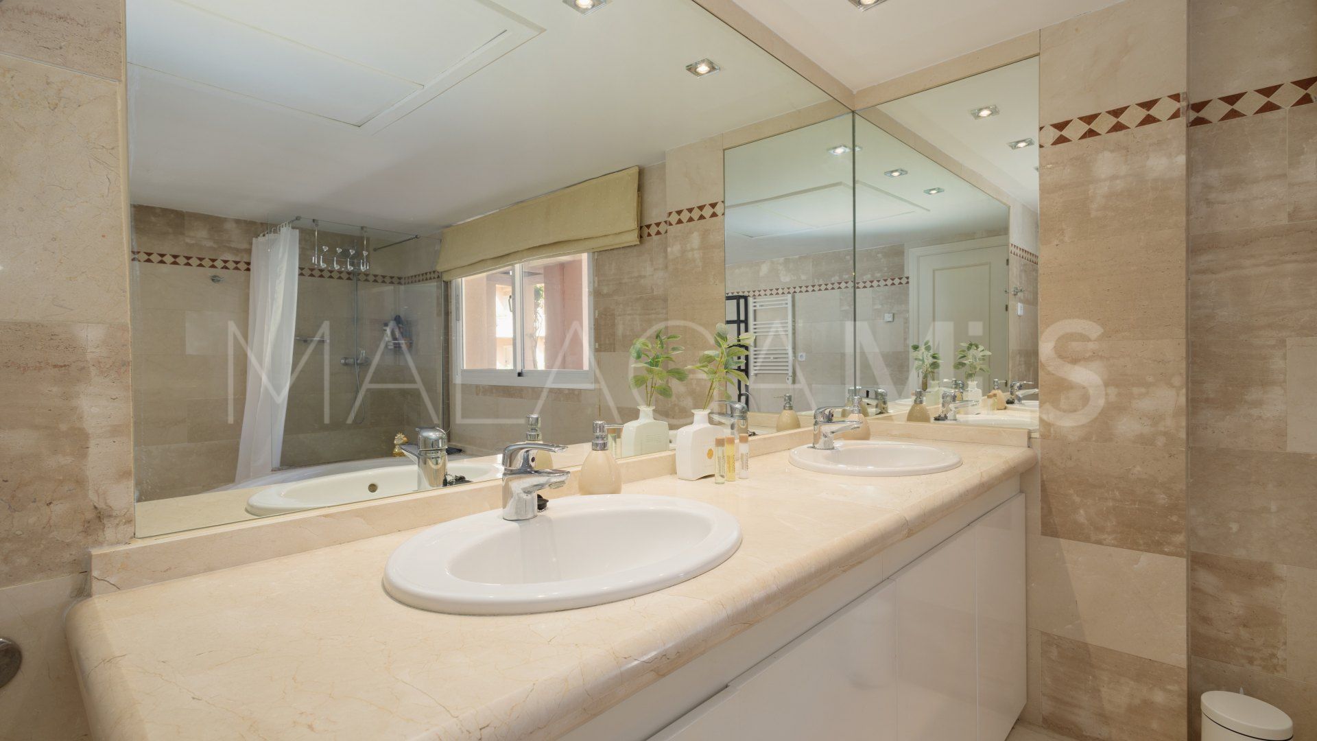 Se vende apartamento in Magna Marbella de 4 bedrooms