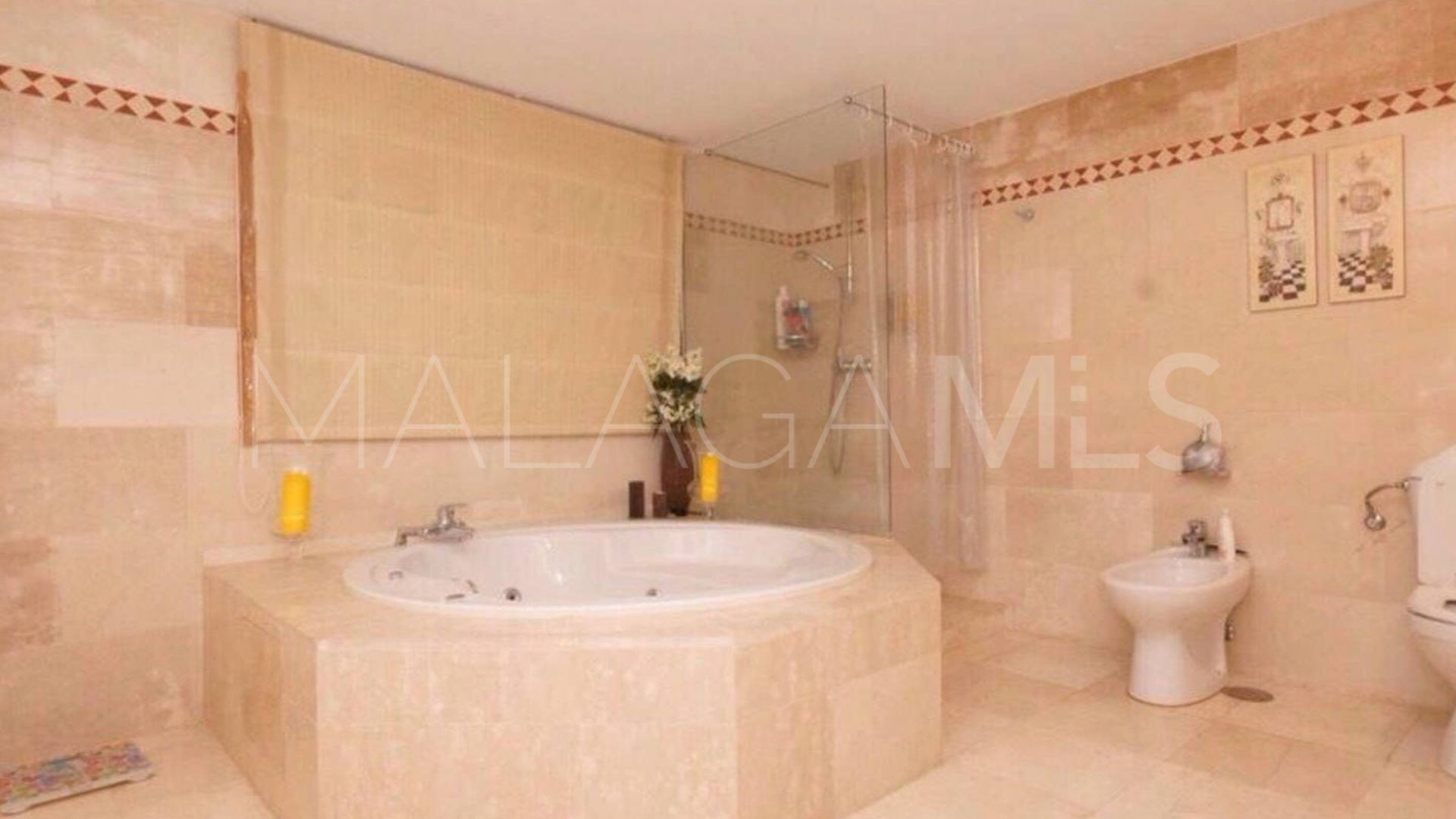 Se vende apartamento in Magna Marbella de 4 bedrooms