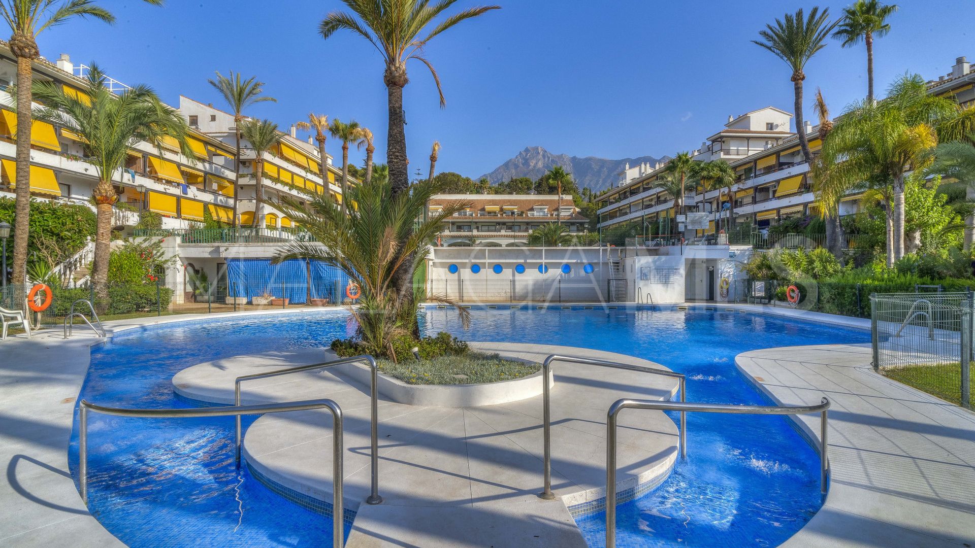 For sale La Carolina duplex penthouse with 2 bedrooms