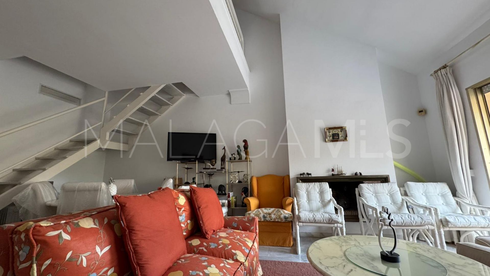 Tvåvåningslägenhet for sale in Nueva Andalucia