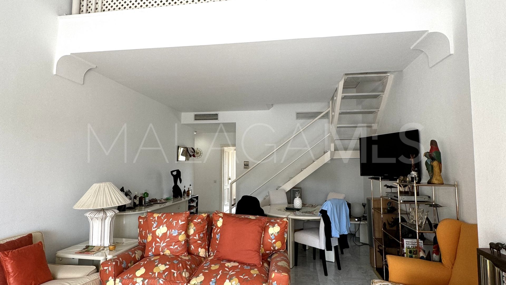 Tvåvåningslägenhet for sale in Nueva Andalucia