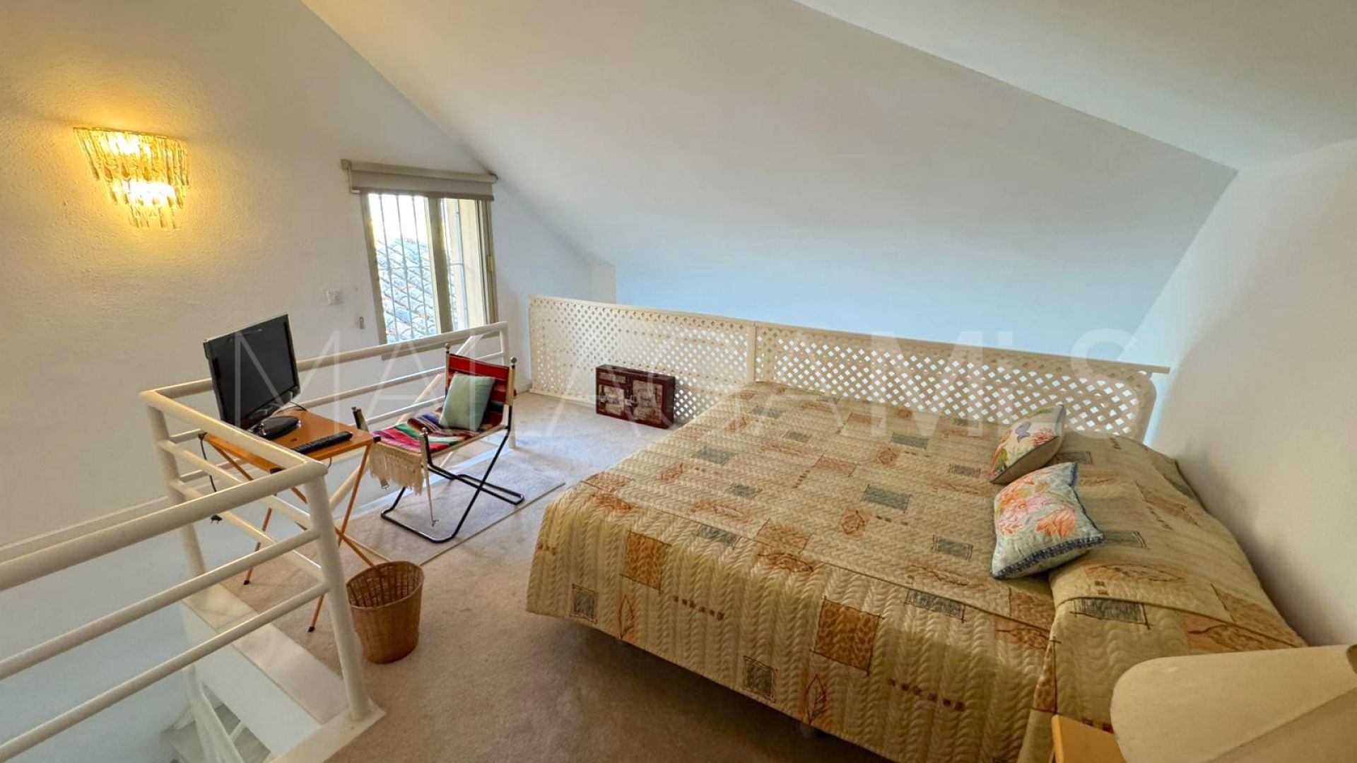 Tvåvåningslägenhet for sale in Nueva Andalucia