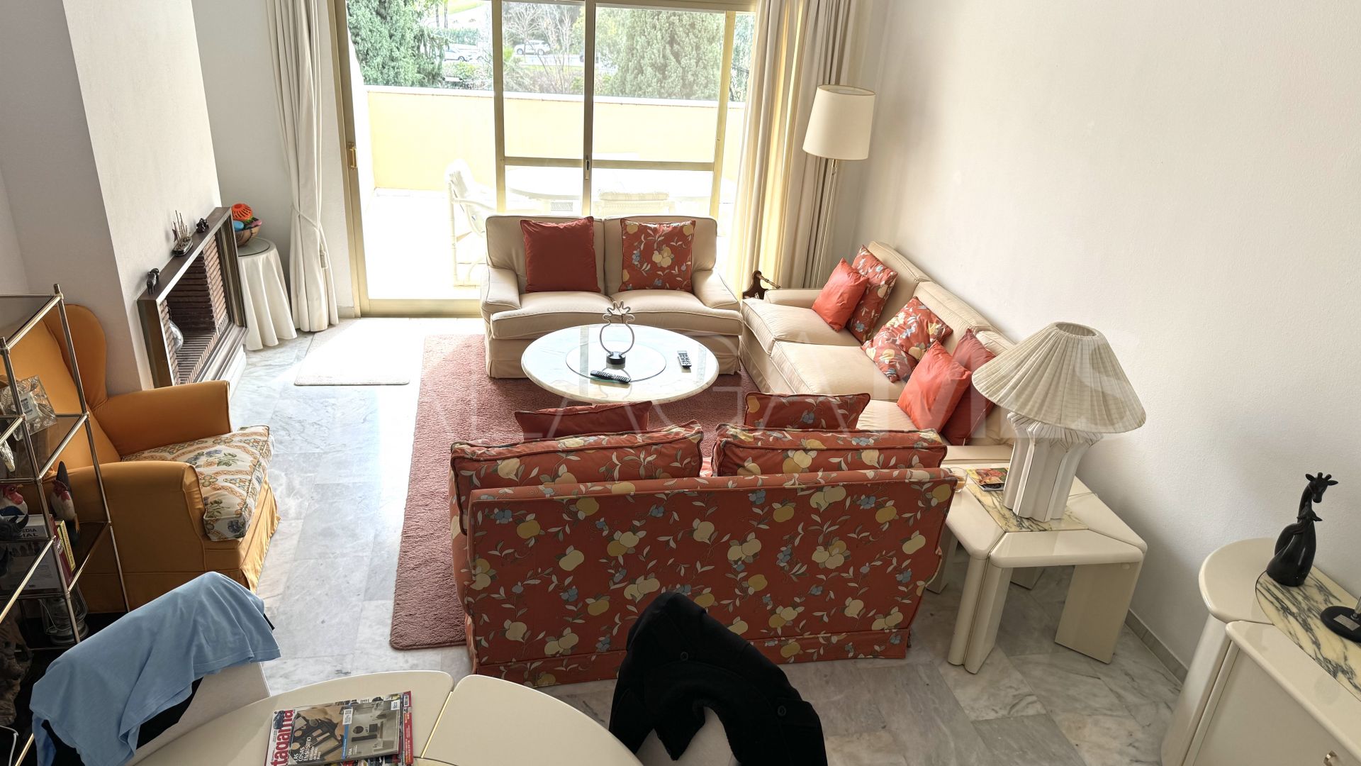 Tvåvåningslägenhet for sale in Nueva Andalucia