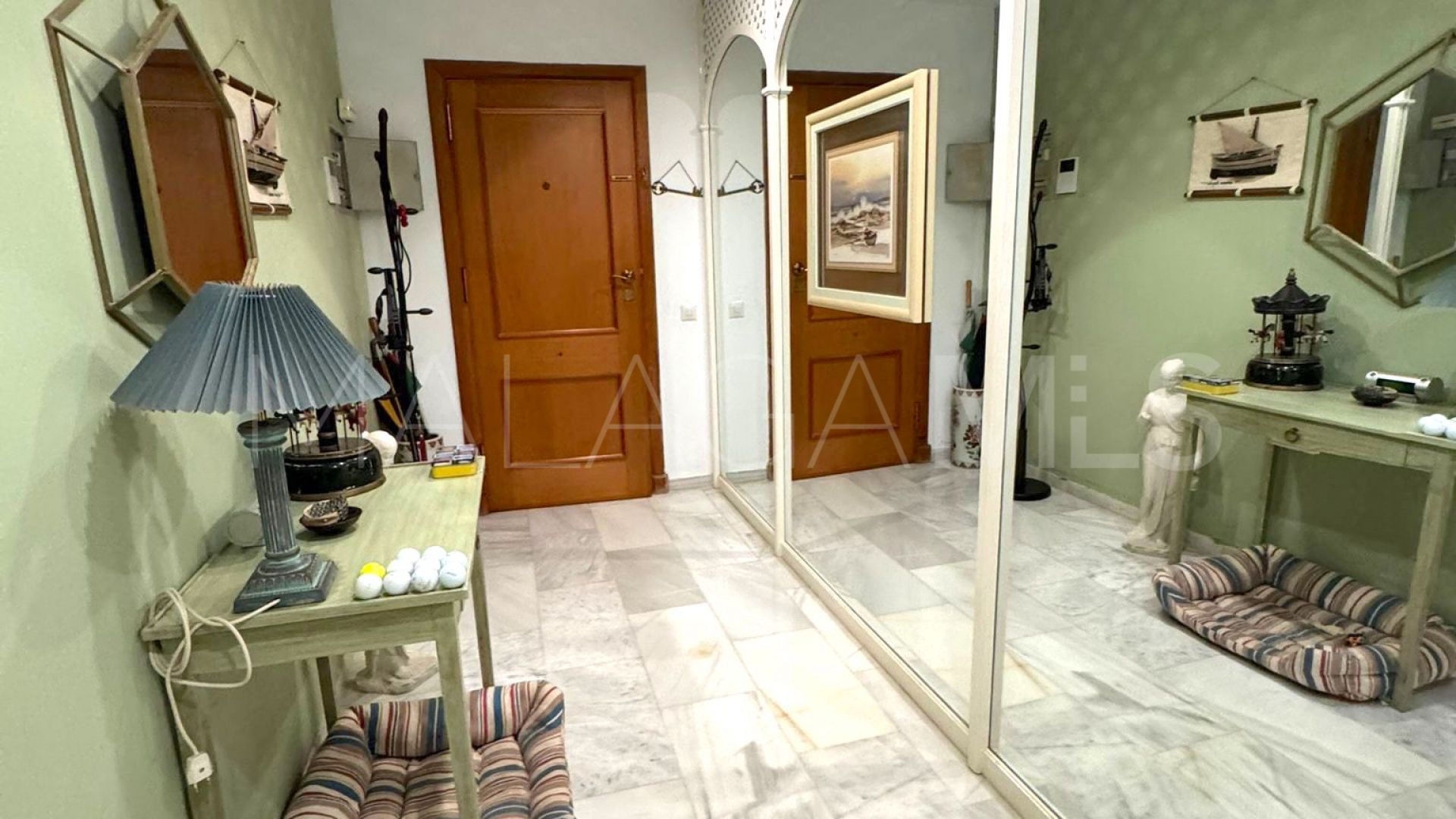 Tvåvåningslägenhet for sale in Nueva Andalucia
