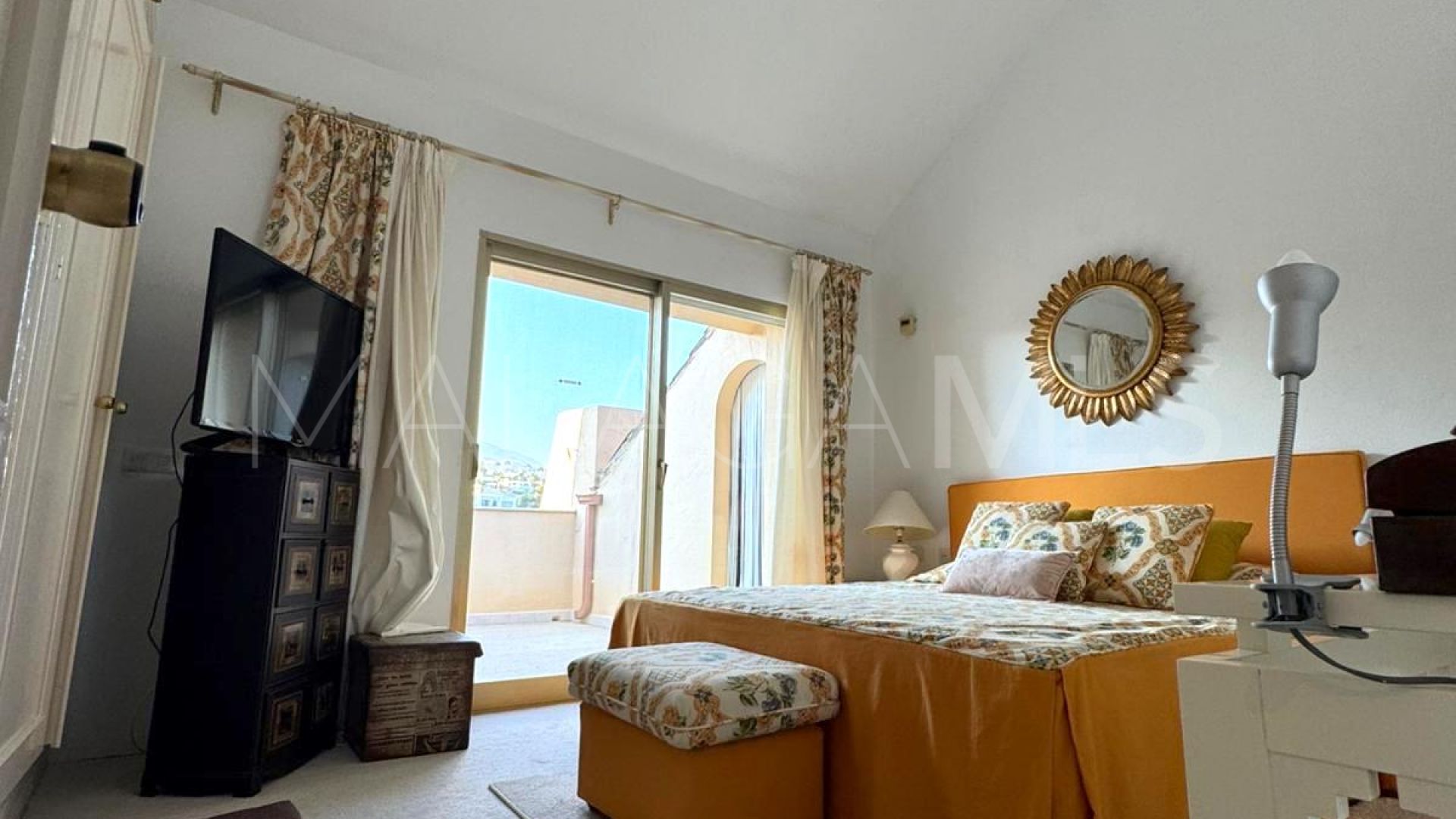 Tvåvåningslägenhet for sale in Nueva Andalucia