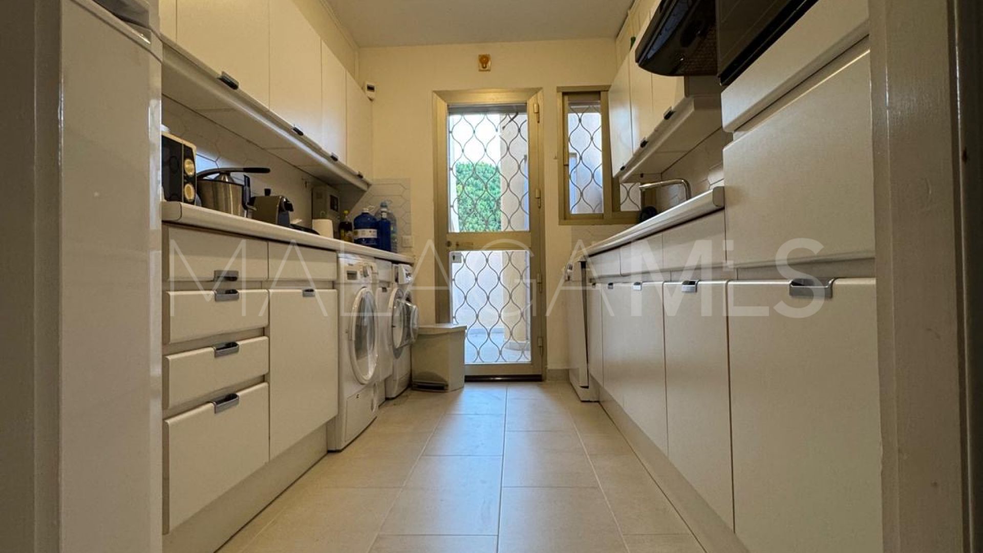 Tvåvåningslägenhet for sale in Nueva Andalucia