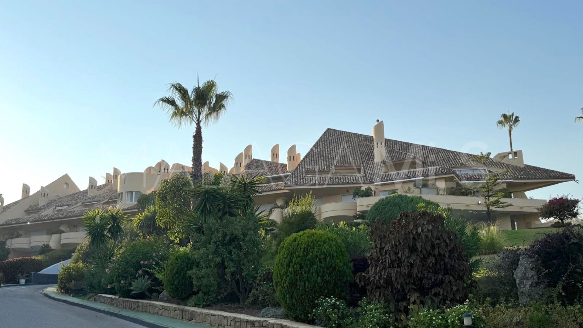 Tvåvåningslägenhet for sale in Nueva Andalucia