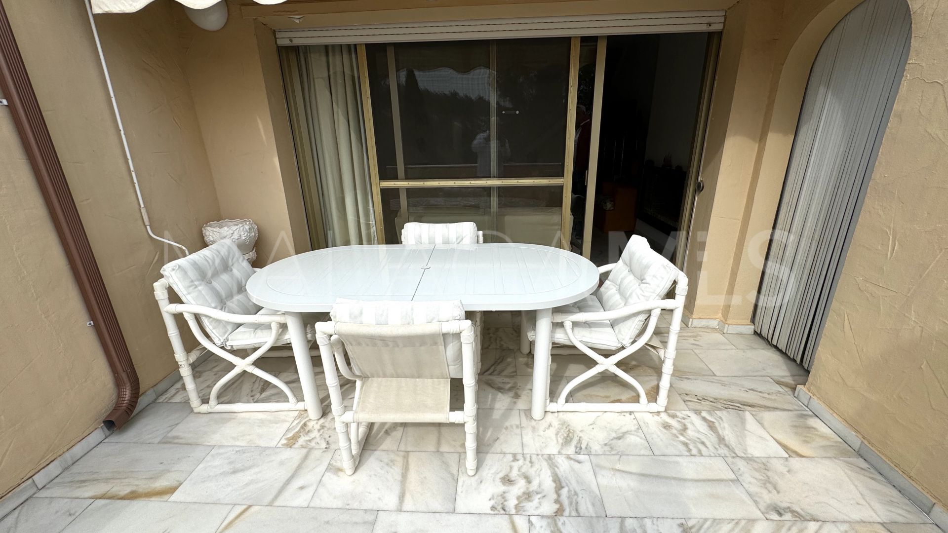 Tvåvåningslägenhet for sale in Nueva Andalucia