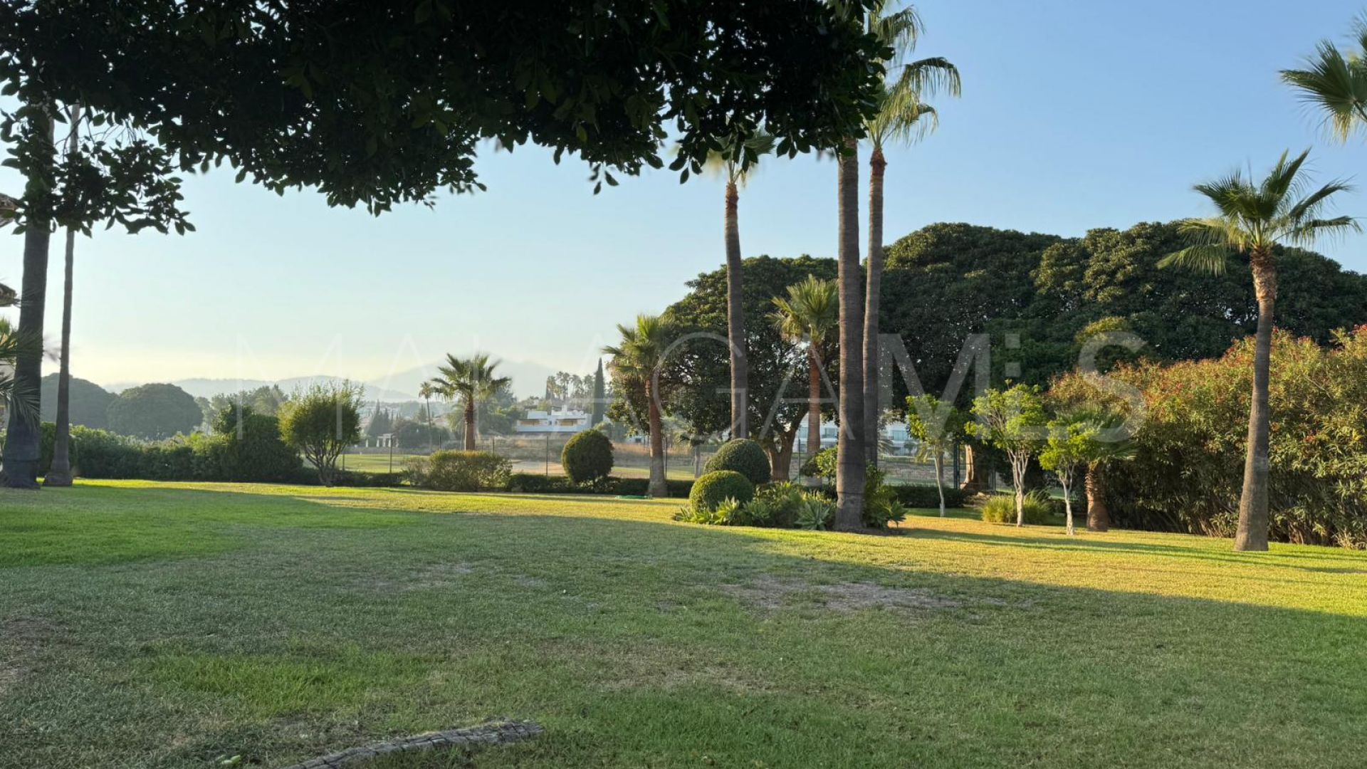 Tvåvåningslägenhet for sale in Nueva Andalucia